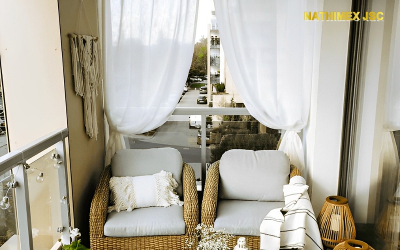 Balcony-Design- Hang-Curtains