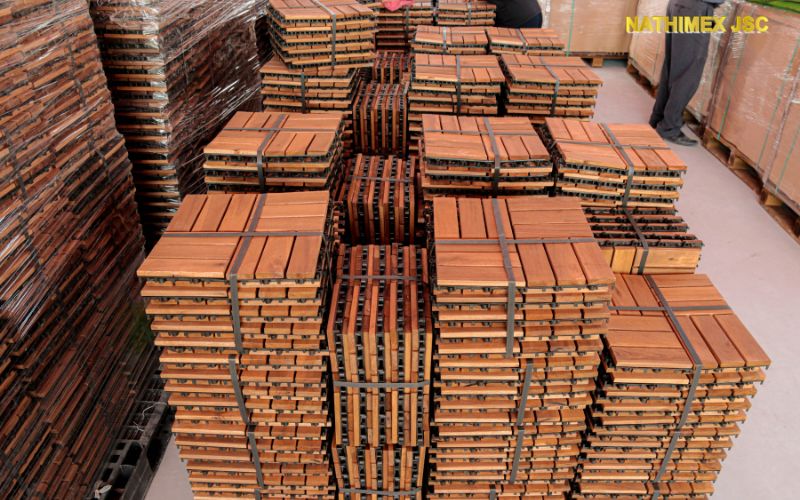 Packing-wood-deck-tiles