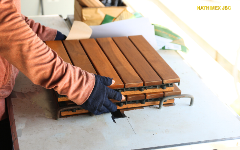packaing-wood-deck-tiles